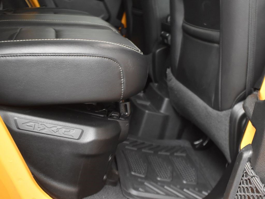 Used 2021 Jeep Wrangler Unlimited Sahara w/ Cold Weather Group image 17