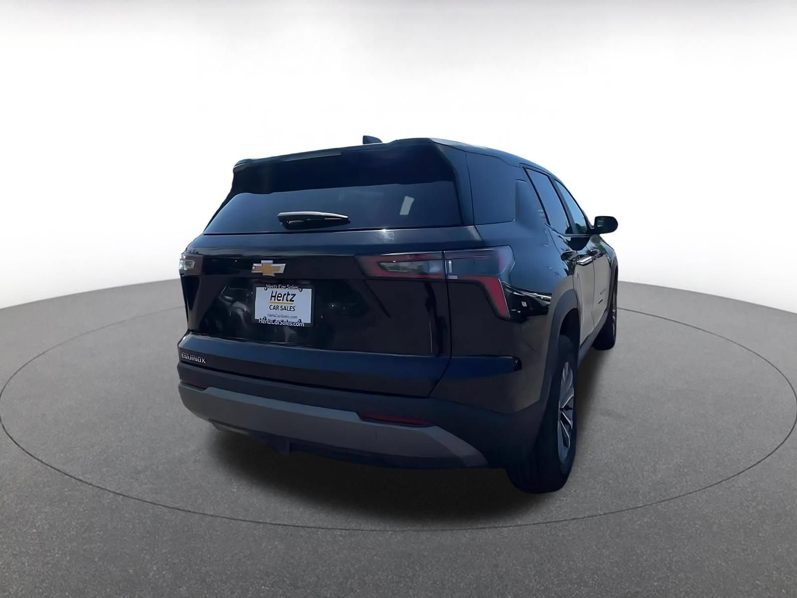 Used 2025 Chevrolet Equinox LT FWD image 12