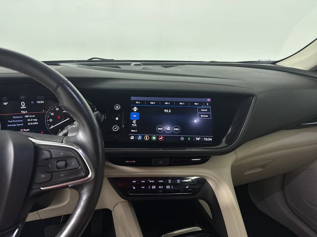 Used 2021 Buick Envision Essence FWD image 17