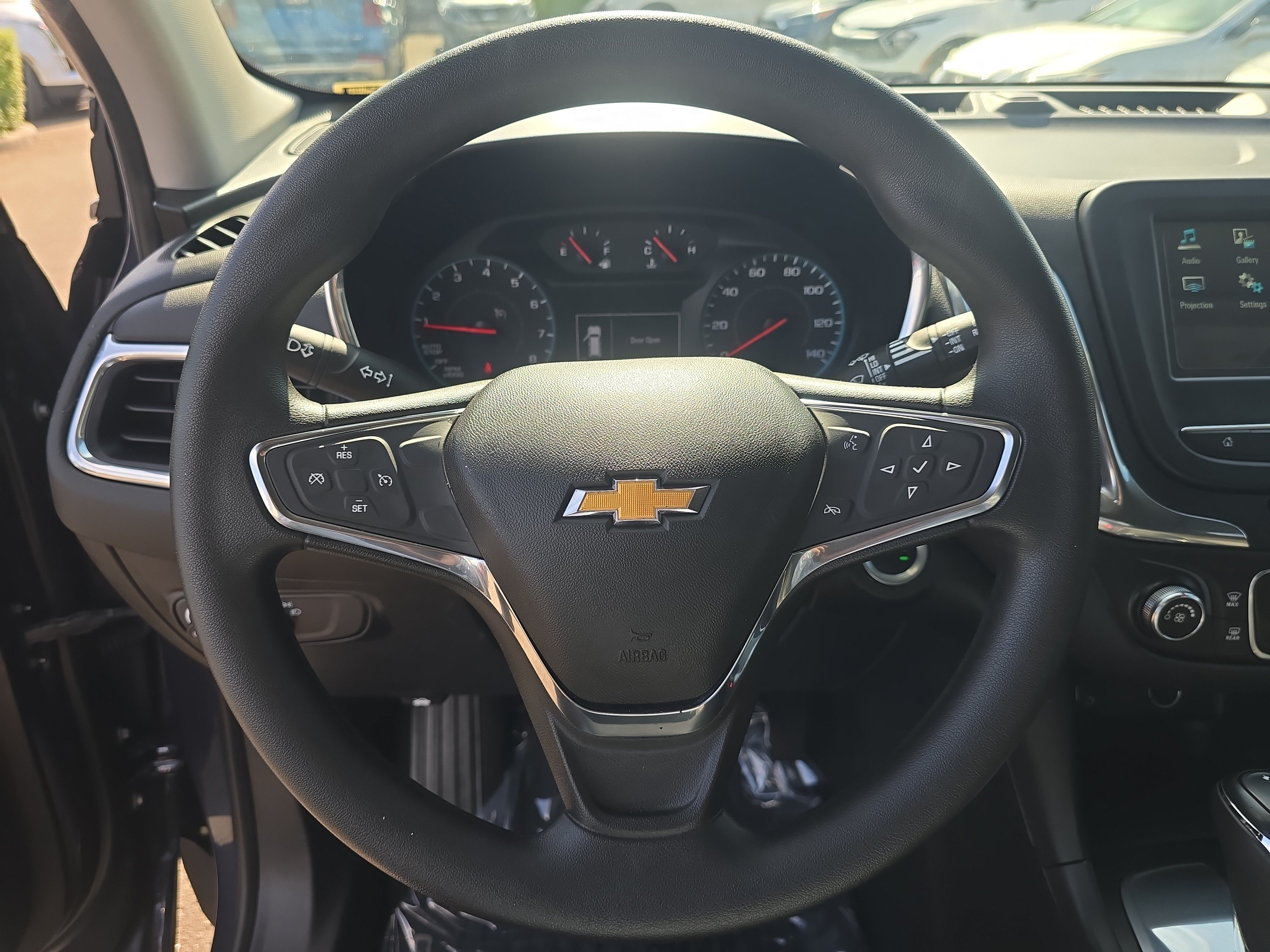 Used 2018 Chevrolet Equinox LT FWD image 29