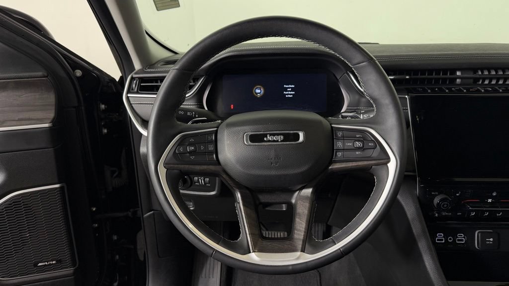 Used 2023 Jeep Grand Cherokee L Limited w/ Black Appearance Package AWD/4WD image 18
