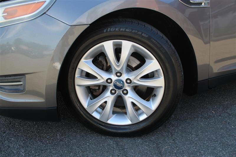 Used 2012 Ford Taurus SEL FWD image 9