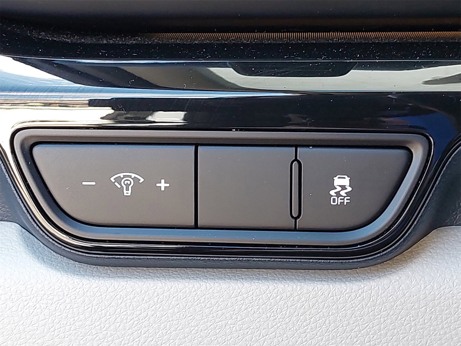 Certified 2025 Kia Carnival SX Prestige image 34