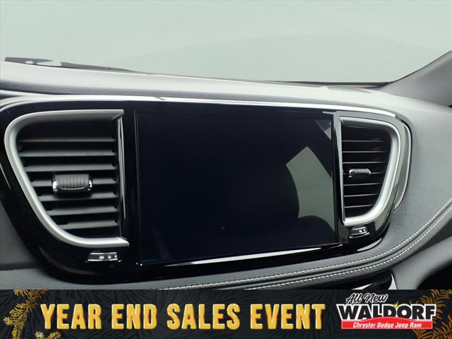 New 2026 Chrysler Pacifica Select image 15
