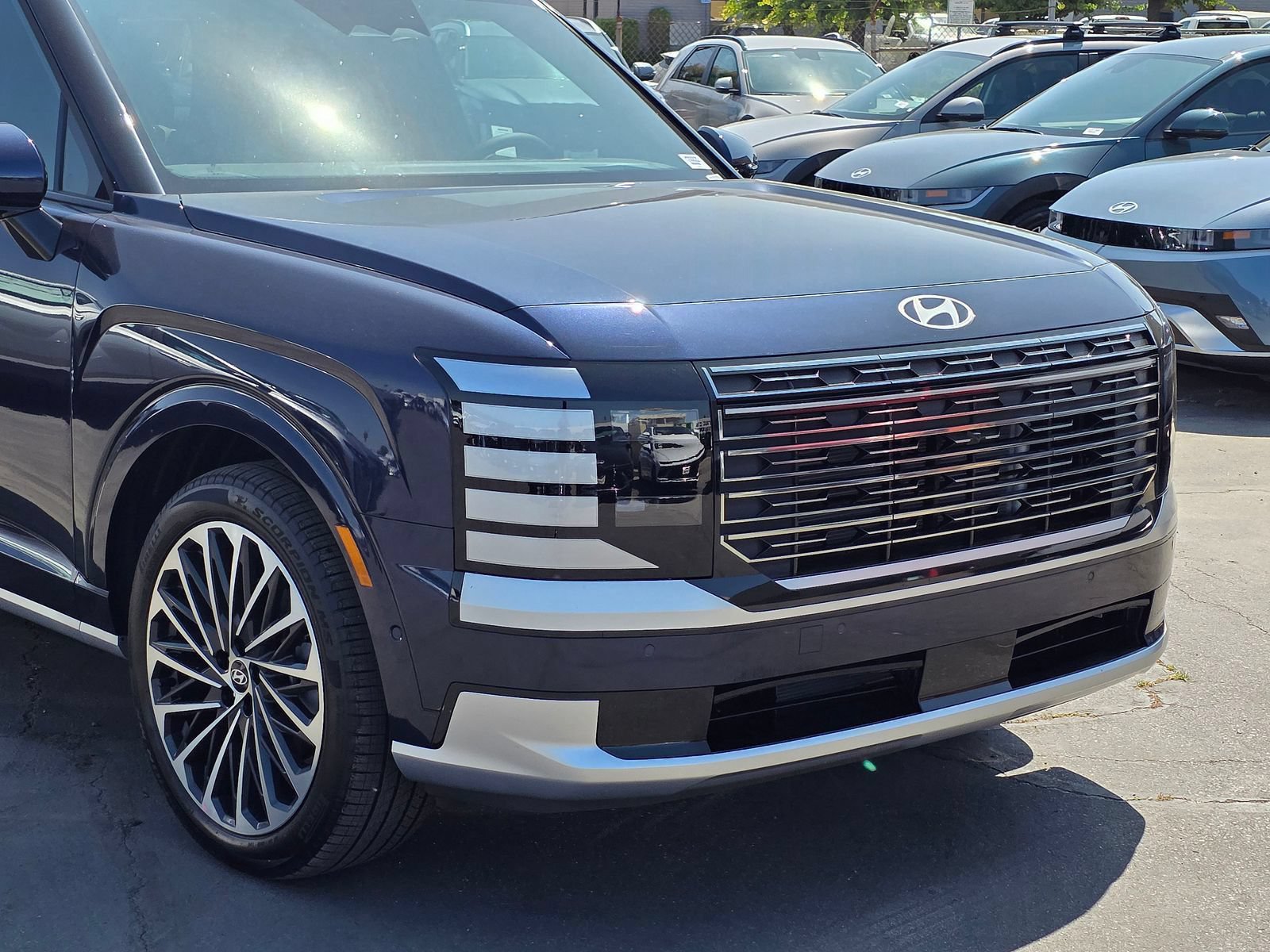 New 2026 Hyundai Palisade Calligraphy AWD/4WD image 3
