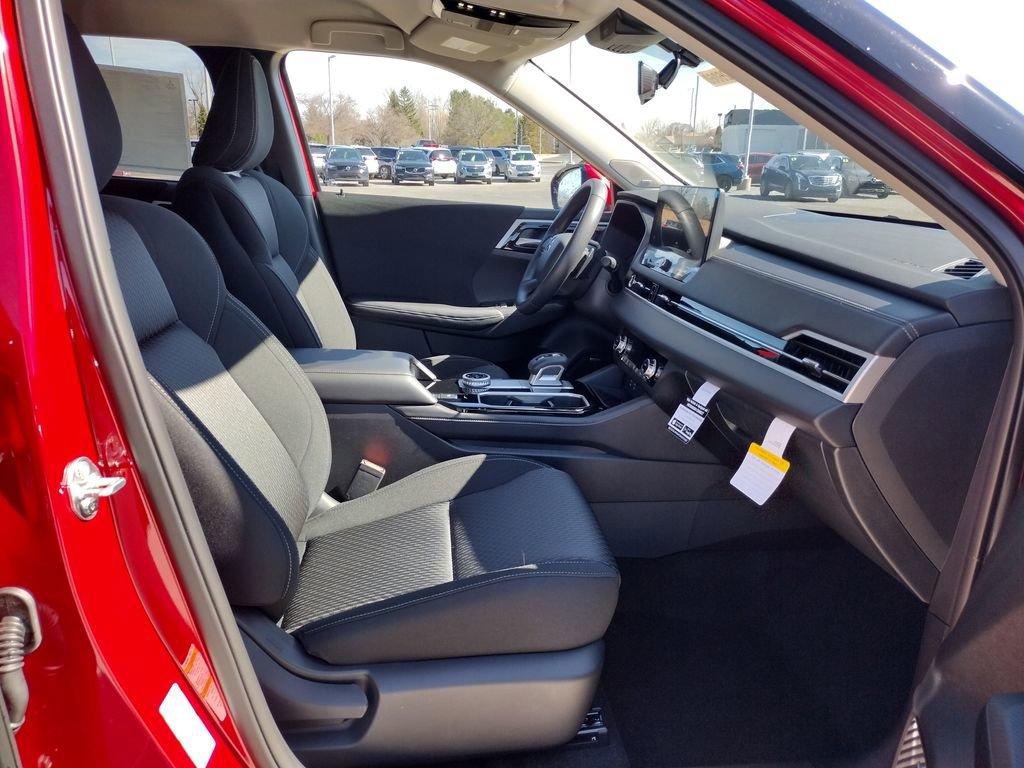 New 2026 Mitsubishi Outlander ES image 11