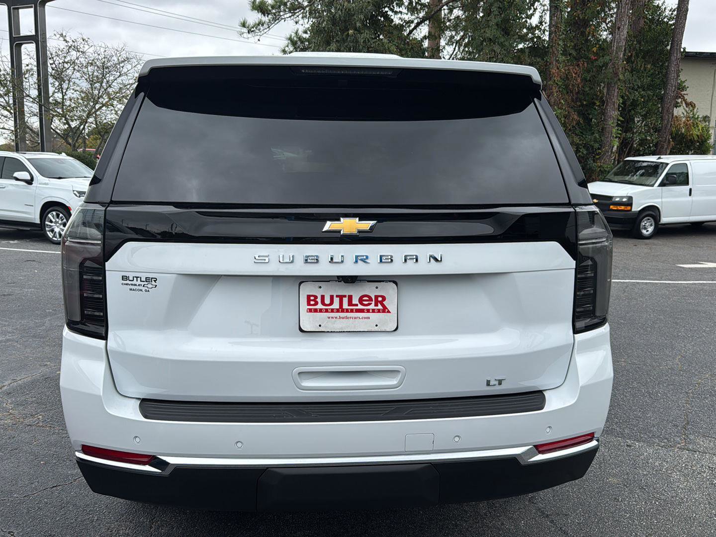 New 2026 Chevrolet Suburban LT image 4