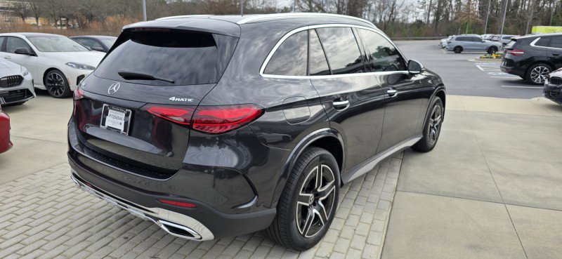 Used 2025 Mercedes-Benz GLC 300 4MATIC image 5
