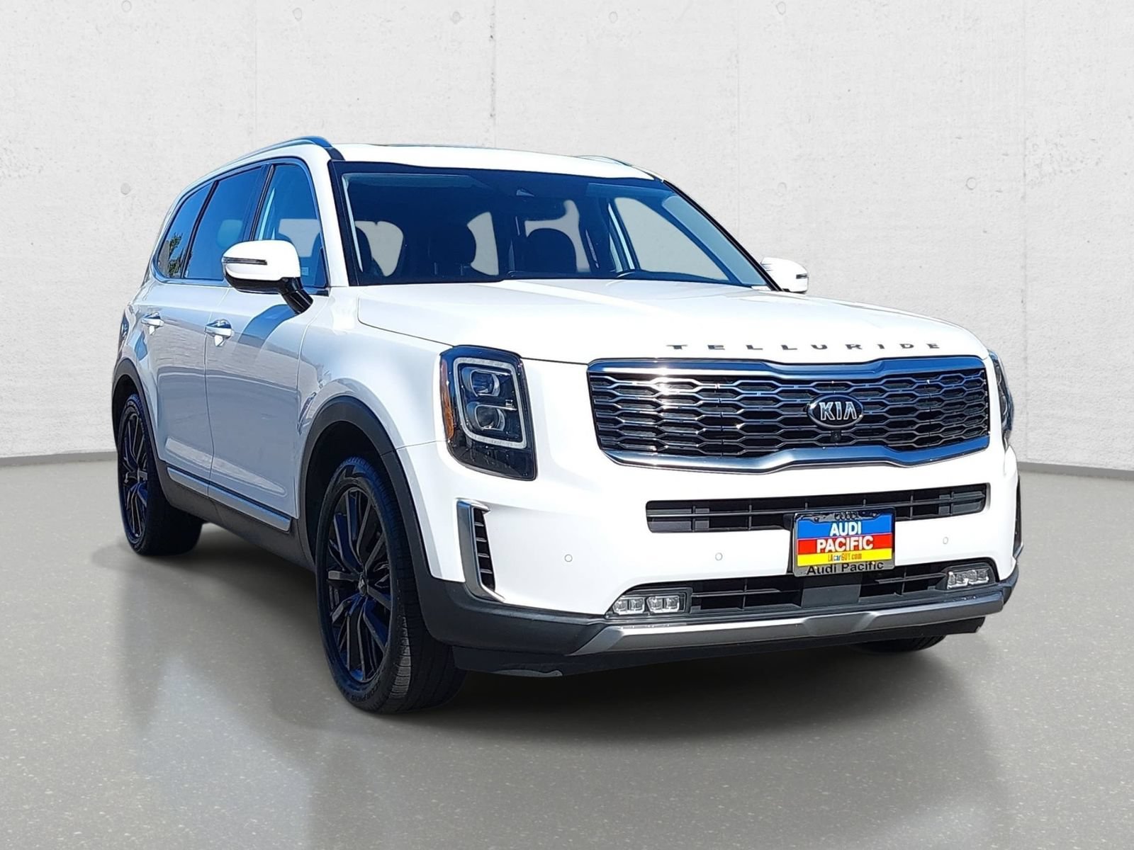 Used 2021 Kia Telluride SX w/ Towing Package FWD image 3