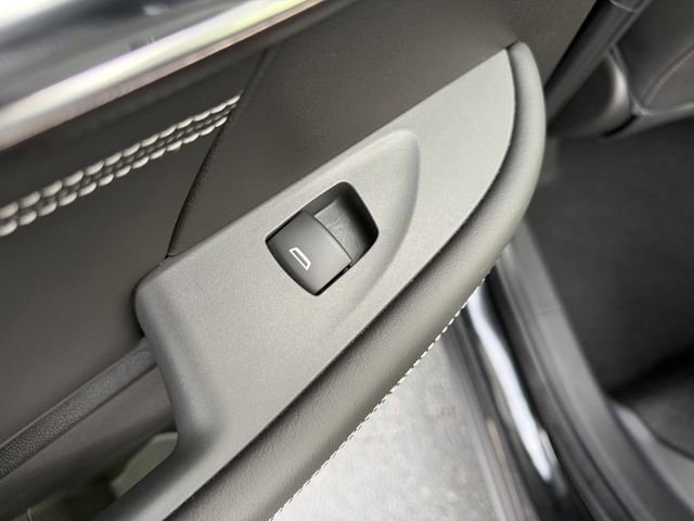 Used 2023 Buick Envision Avenir image 25