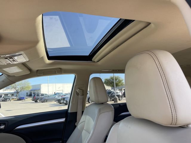 Used 2017 Toyota Highlander XLE image 24