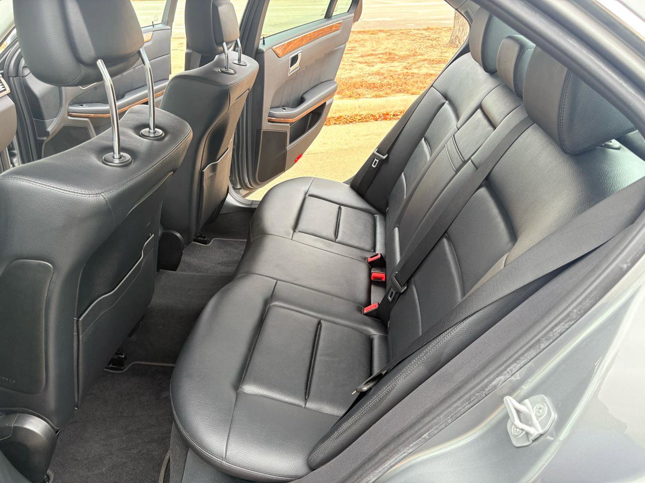 Used 2011 Mercedes-Benz E 350 Sedan image 28