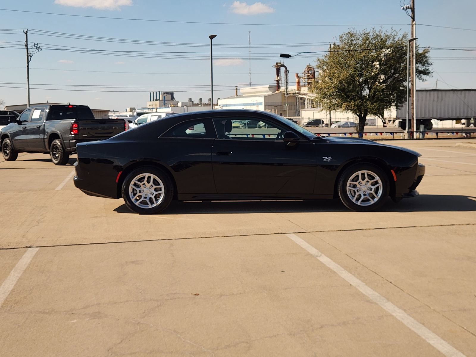 Used 2025 Dodge Charger R/T w/ Quick Order Package 25M R/T image 7