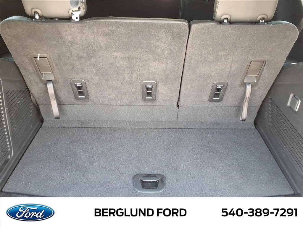 Used 2025 Chevrolet Tahoe LT AWD/4WD image 17
