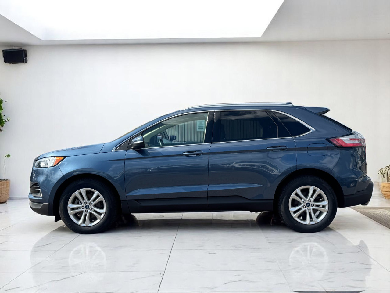 Used 2019 Ford Edge SEL w/ Equipment Group 201A image 8