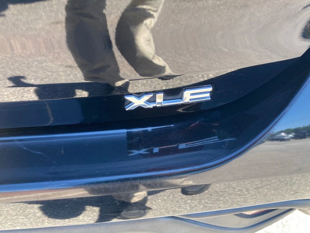 Used 2021 Toyota Highlander XLE FWD image 15