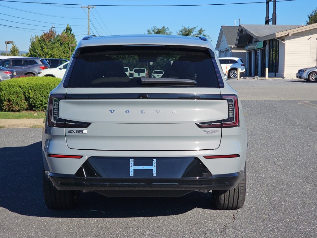 Certified 2025 Volvo EX90 Plus AWD/4WD image 14