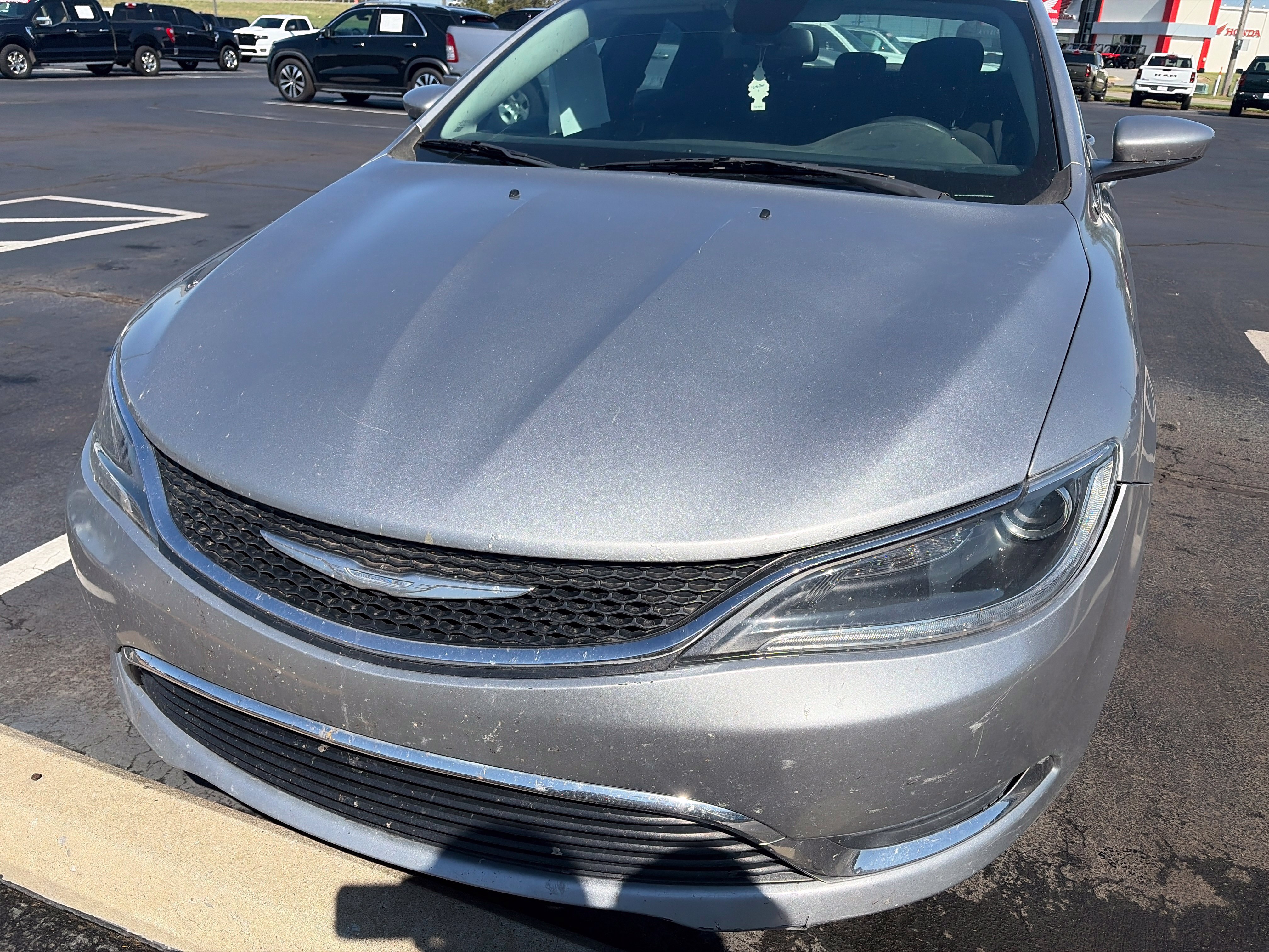 Used 2015 Chrysler 200 Limited FWD image 2