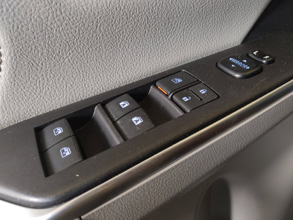 Used 2016 Toyota Camry XLE FWD image 27