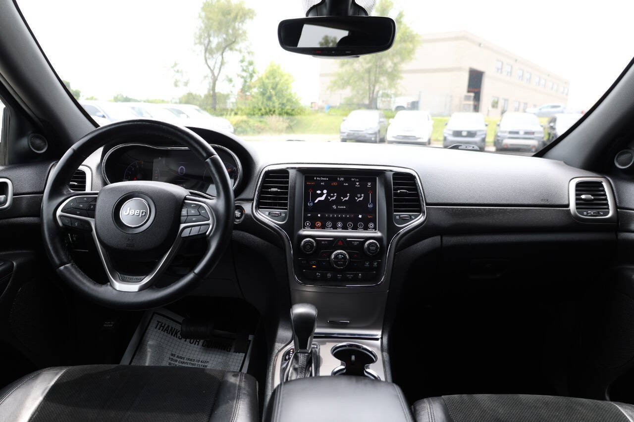 Used 2018 Jeep Grand Cherokee Altitude AWD/4WD image 14