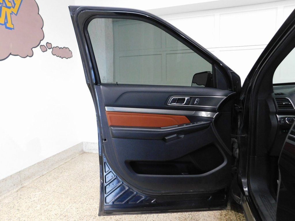 Used 2019 Ford Explorer XLT w/ XLT Desert Copper Package AWD/4WD image 27