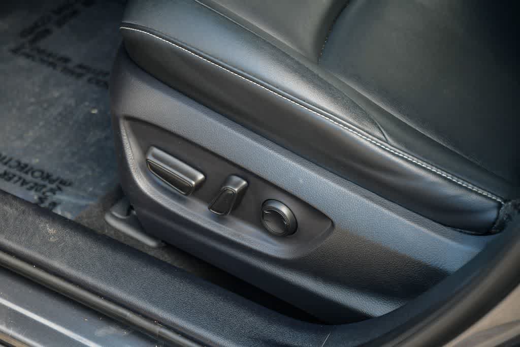 Used 2020 Toyota Prius Prime XLE FWD image 26