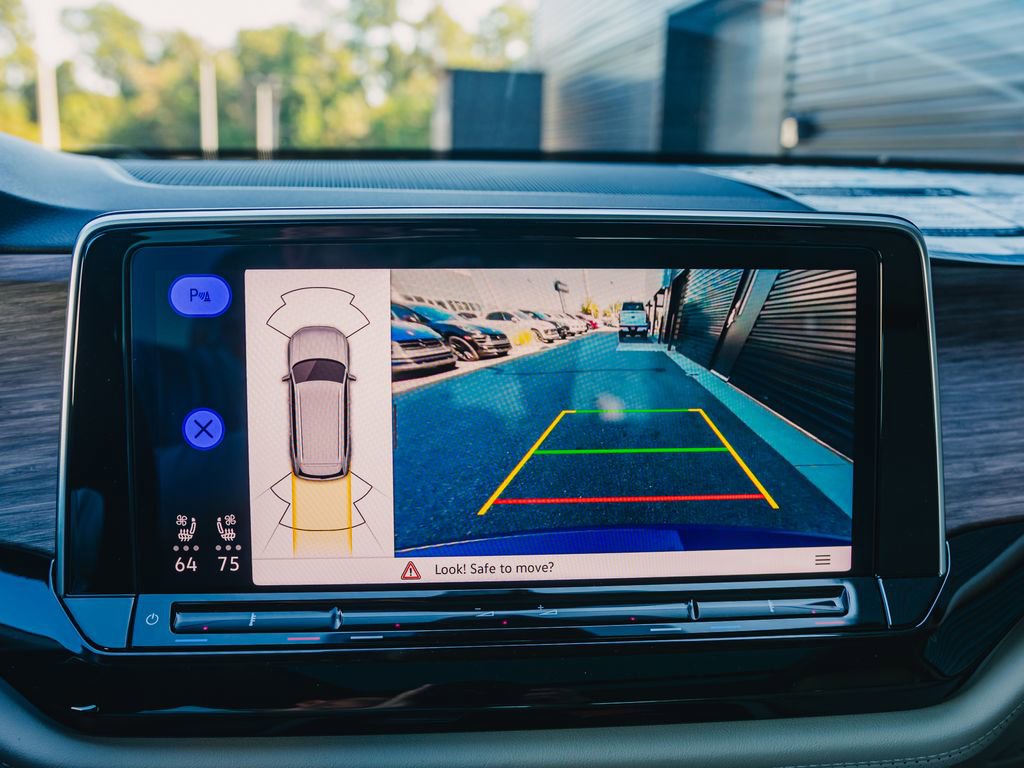 New 2025 Volkswagen Atlas SEL image 32