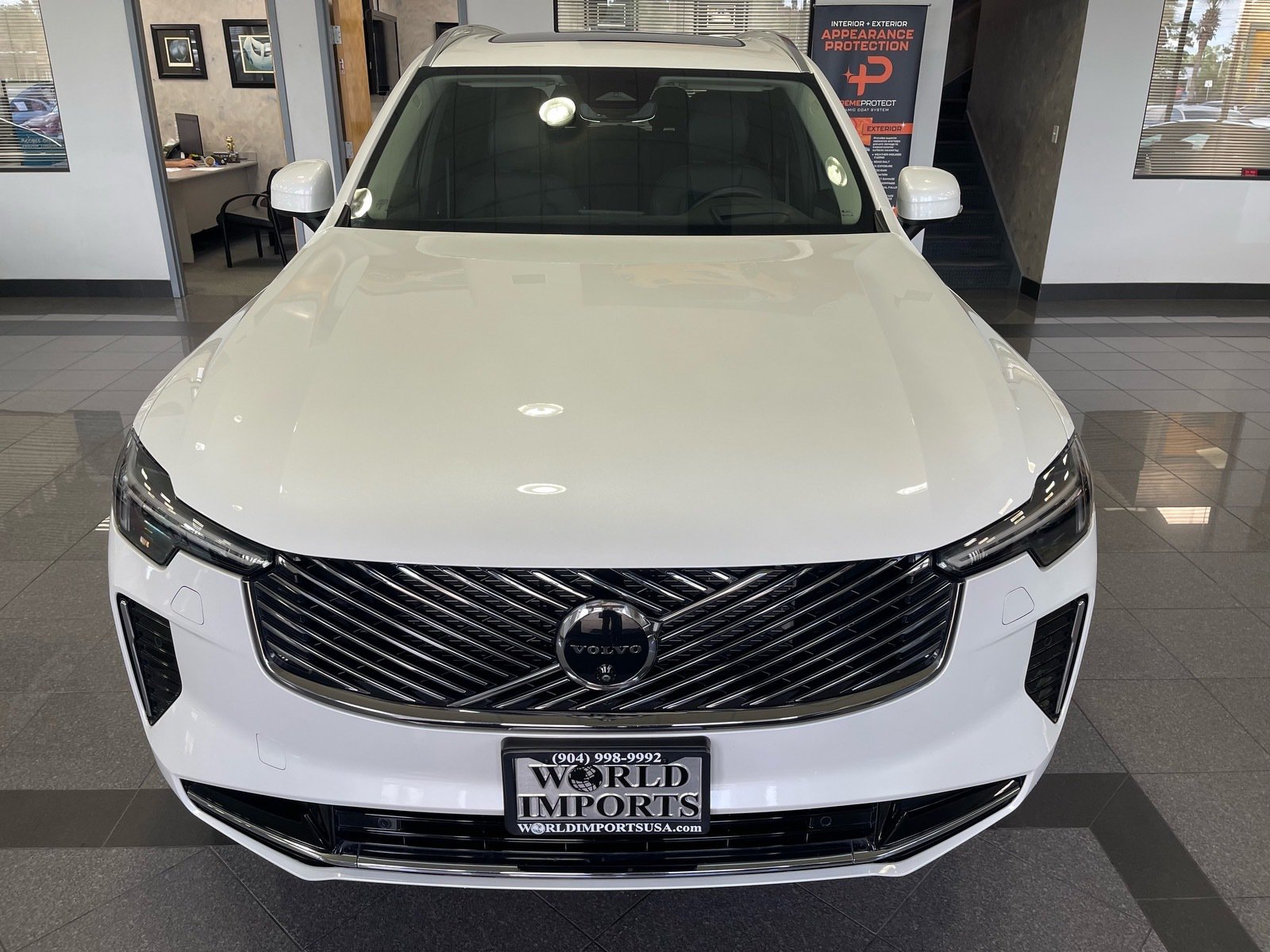Used 2025 Volvo XC90 T8 Ultra w/ Protection Package Premier AWD/4WD image 9