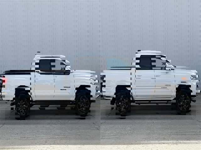 Used 2023 Toyota Tacoma SR5 image 3