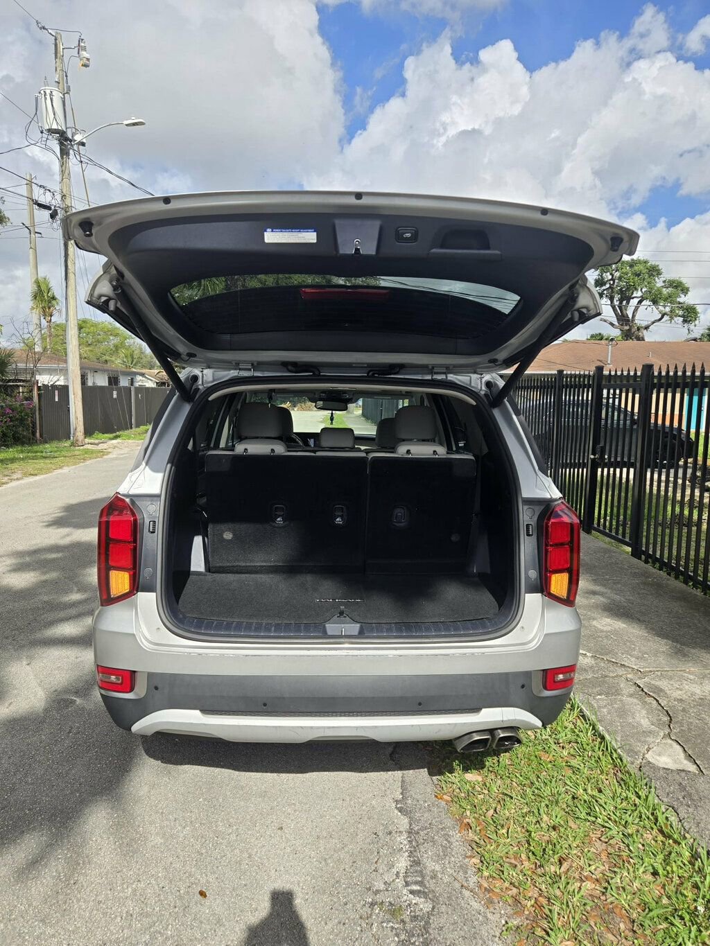 Used 2022 Hyundai Palisade SEL w/ 8P Bench Seat Package image 2