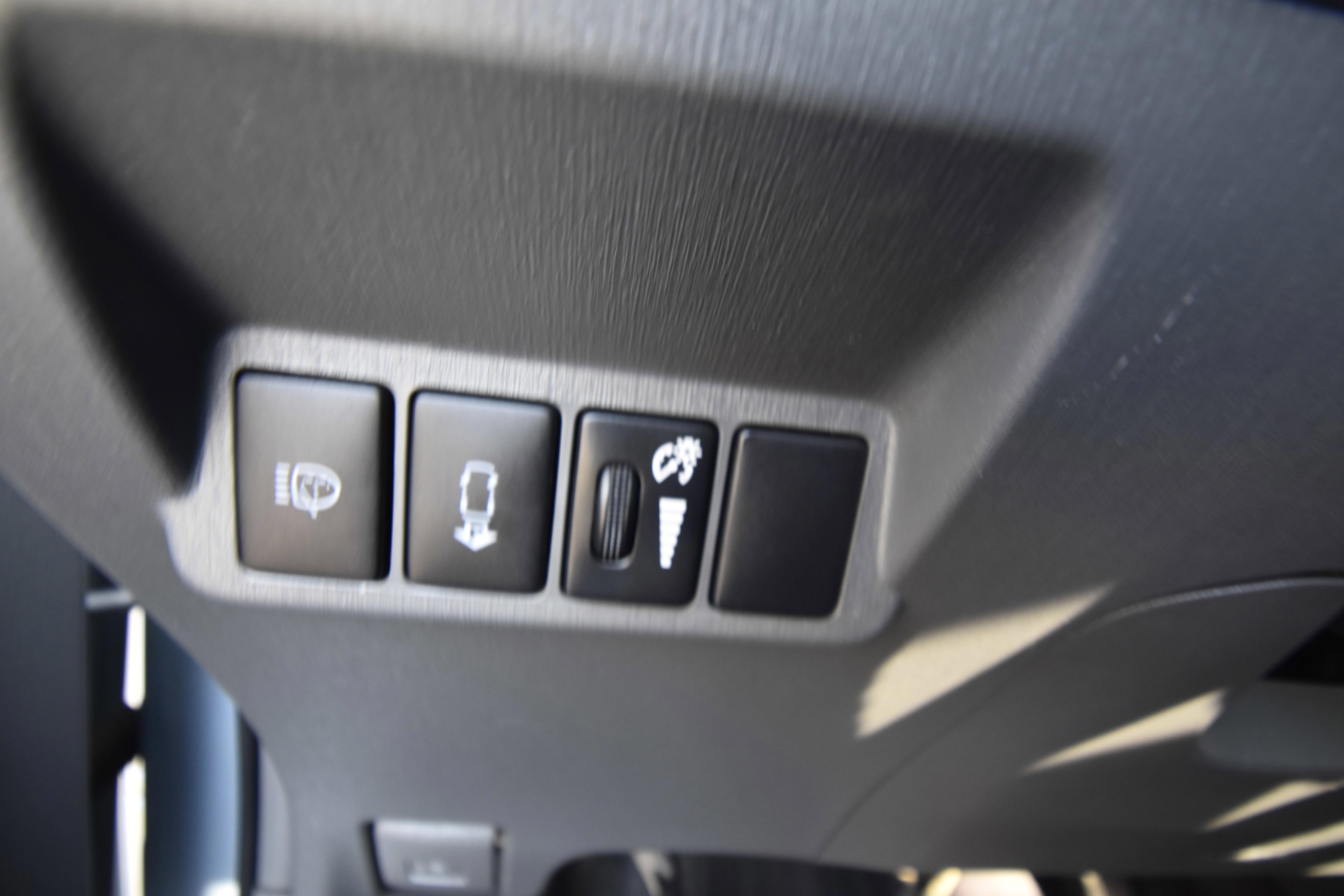 Used 2014 Toyota Prius V Five image 18