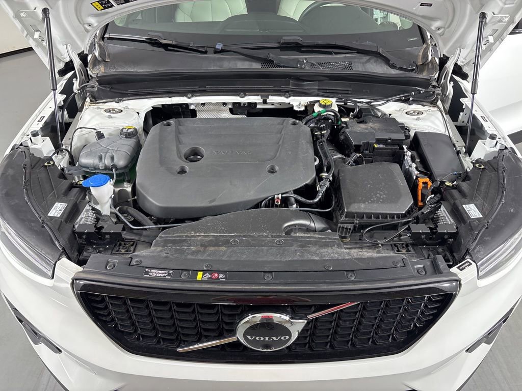 Used 2024 Volvo XC40 B5 Ultimate w/ Protection Package image 39