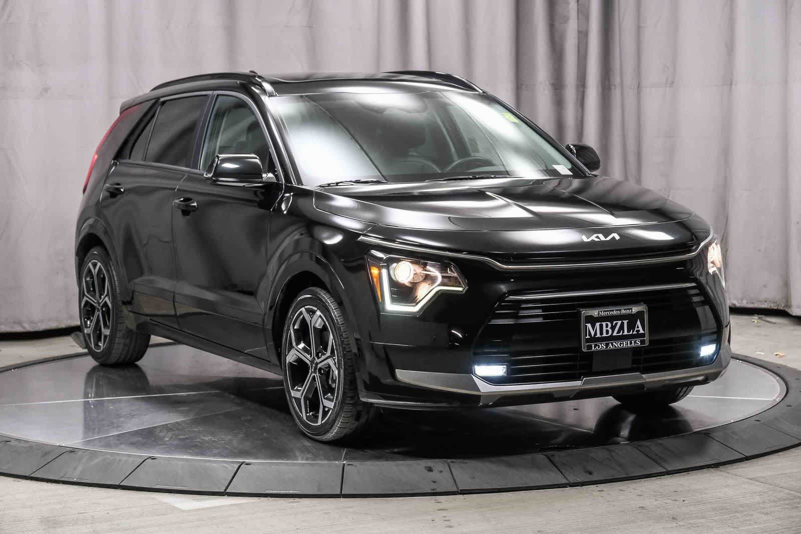 Used 2023 Kia Niro EX Touring FWD image 5