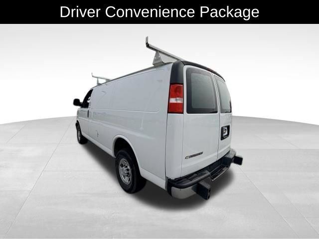 Used 2022 Chevrolet Express 2500 w/ Driver Convenience Package RWD image 5