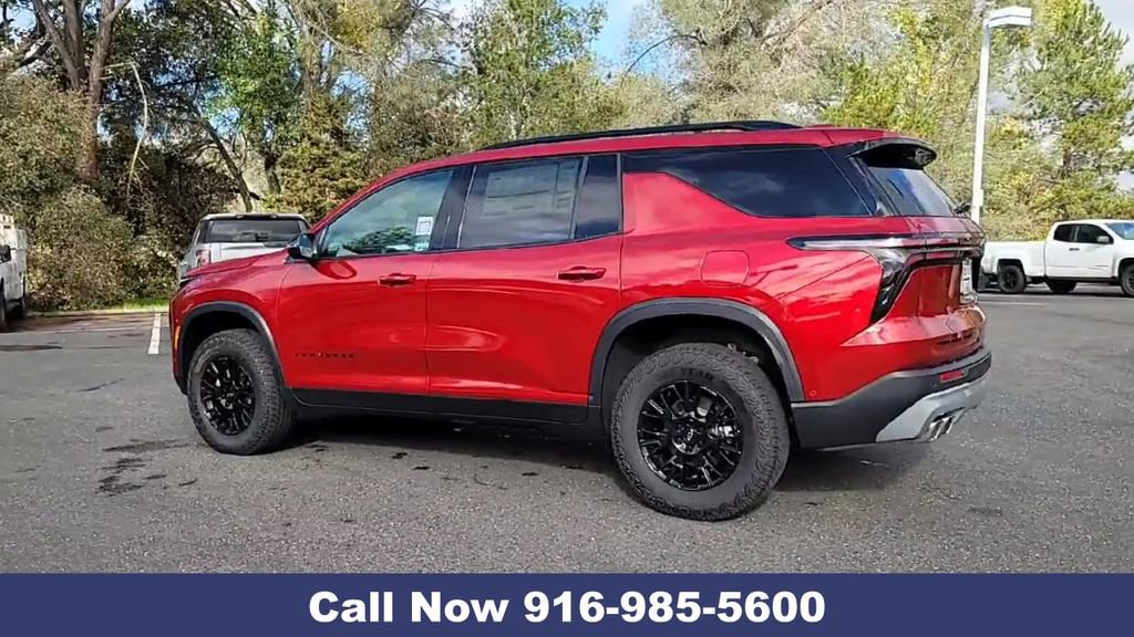 New 2025 Chevrolet Traverse Z71 w/ Enhanced Driving Package image 8