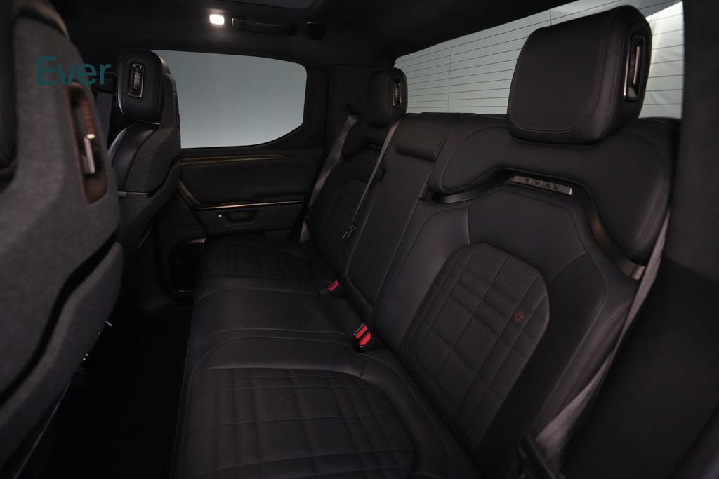 Used 2025 Rivian R1T Premium Tri AWD/4WD image 24