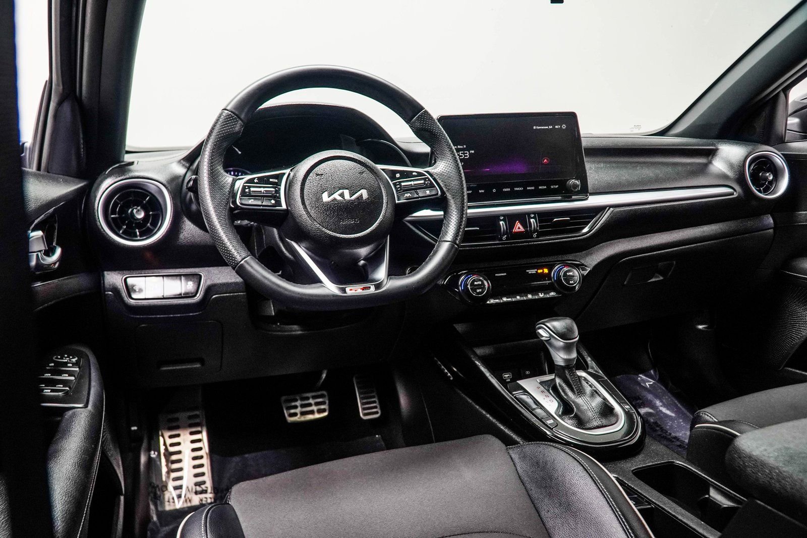 Used 2023 Kia Forte GT-Line w/ GT-Line Premium Package image 5