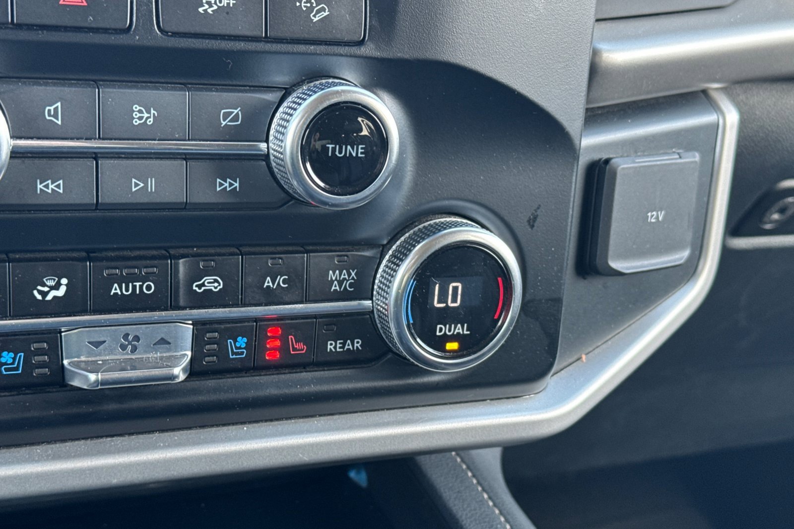 Used 2024 Ford Expedition XLT image 31