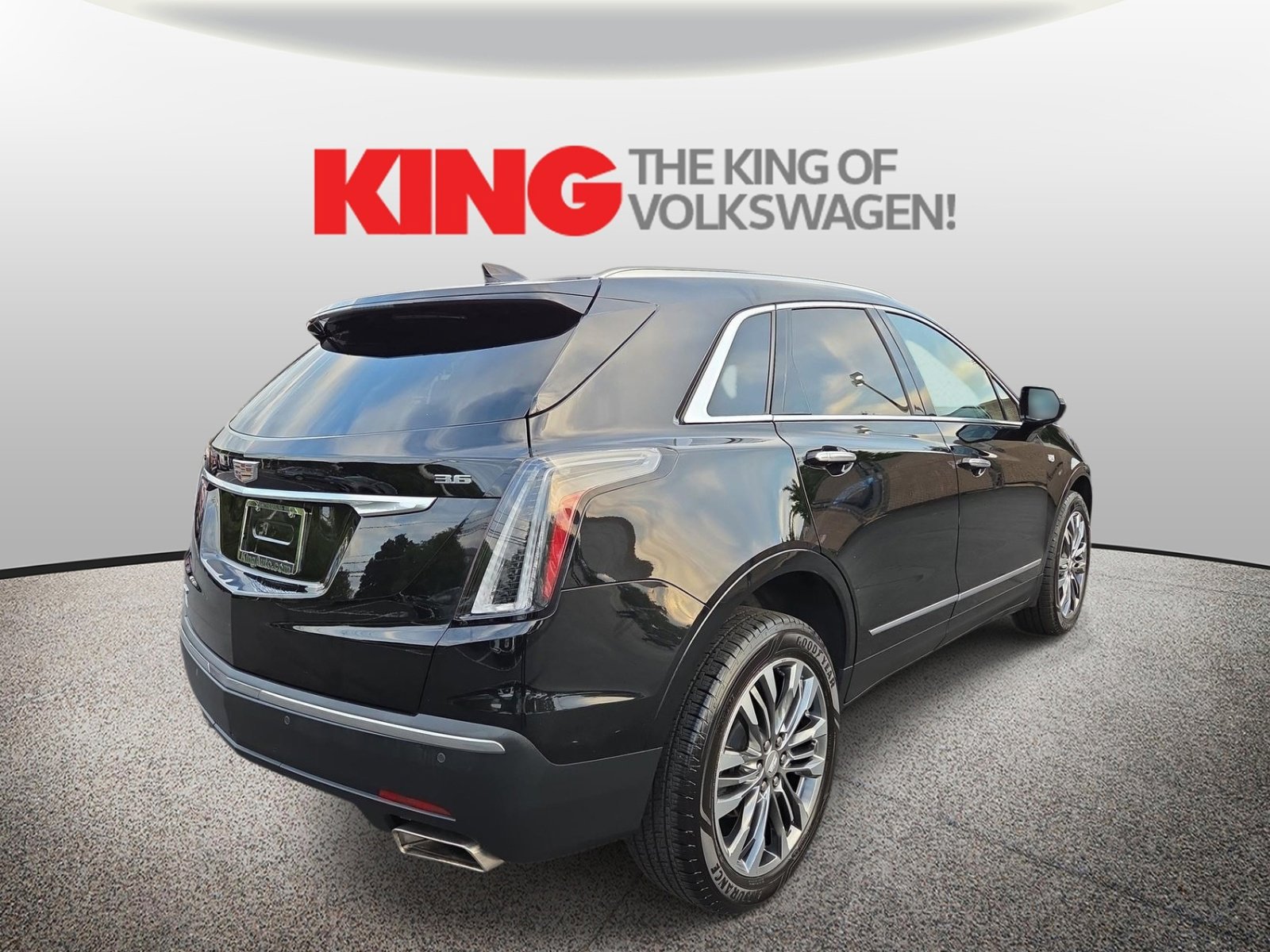Used 2019 Cadillac XT5 Luxury AWD/4WD image 3