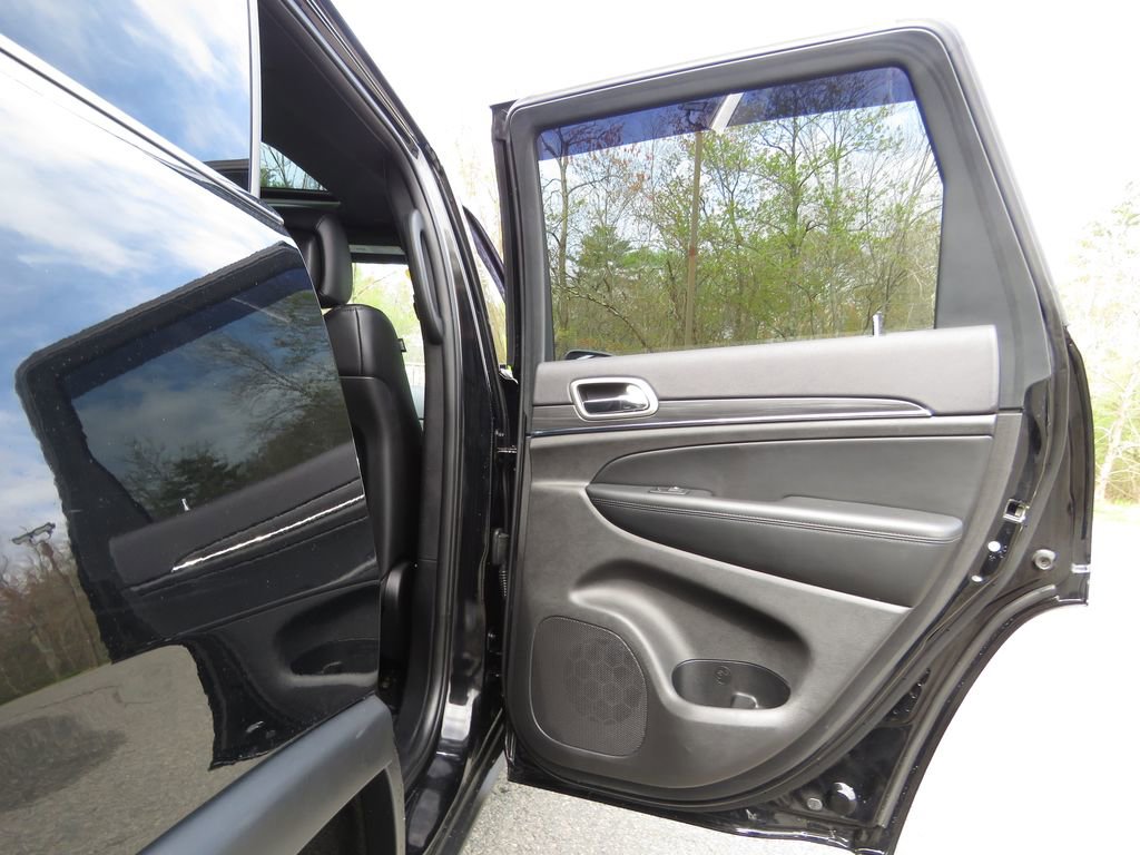 Used 2019 Jeep Grand Cherokee Limited AWD/4WD image 15
