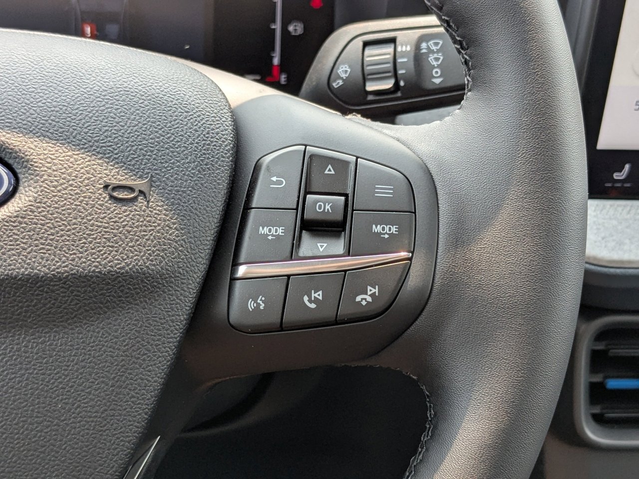 New 2025 Ford Maverick XLT w/ XLT Luxury Package image 29