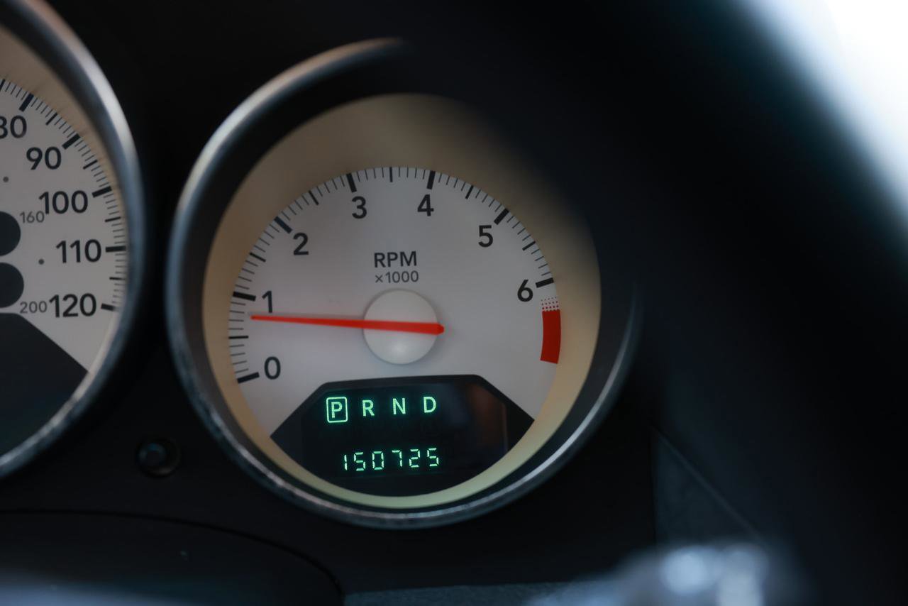 Used 2009 Dodge Caliber SXT FWD image 36