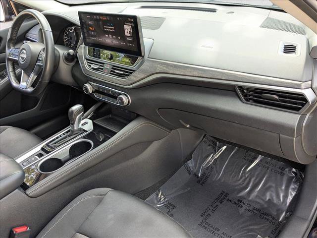 Used 2024 Nissan Altima 2.5 SV w/ SV Premium Package FWD image 22