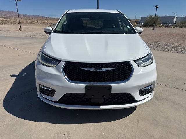 Certified 2023 Chrysler Pacifica Touring-L image 6