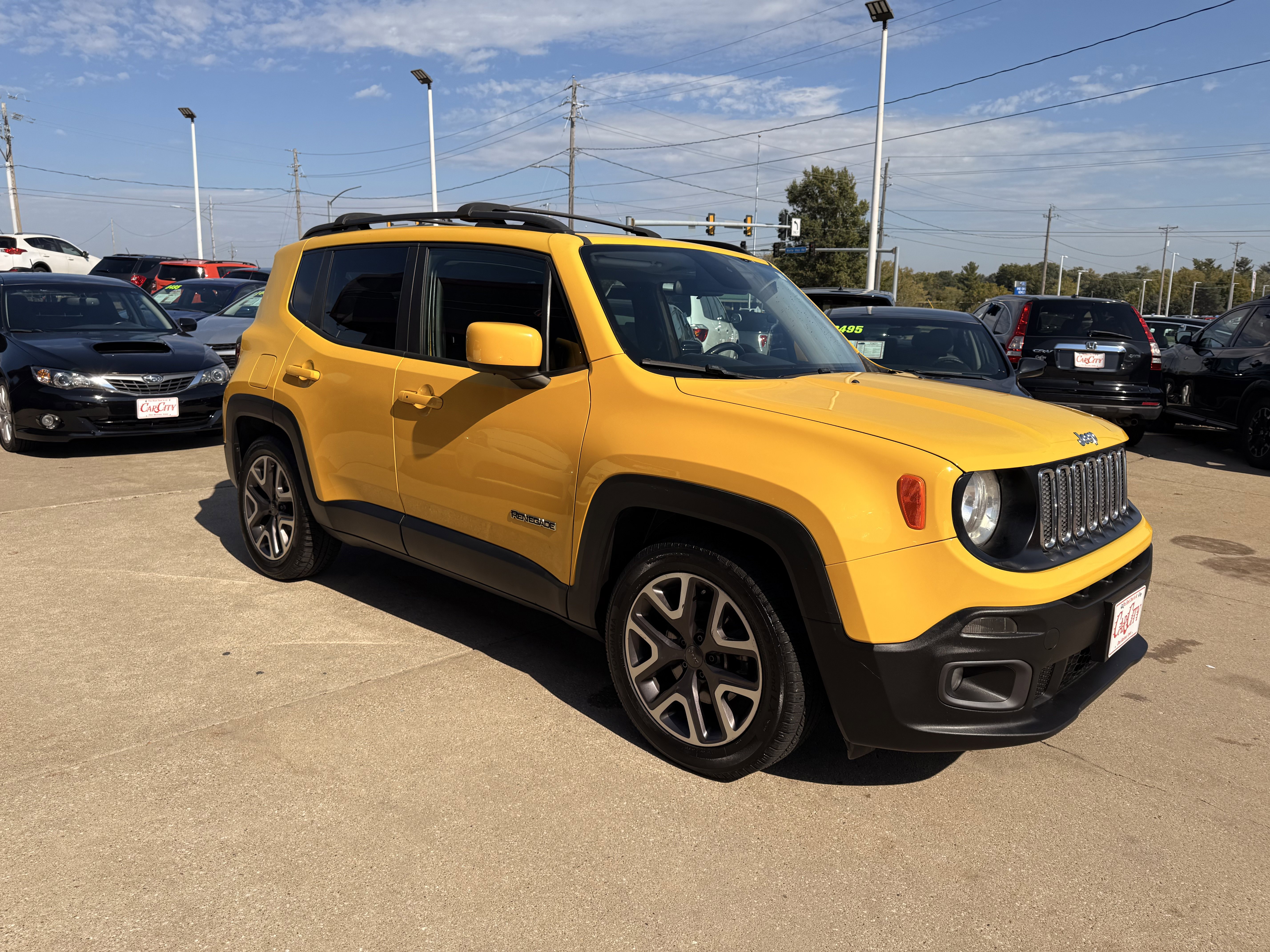 Used 2015 Jeep Renegade Latitude w/ Popular Equipment Group image 3