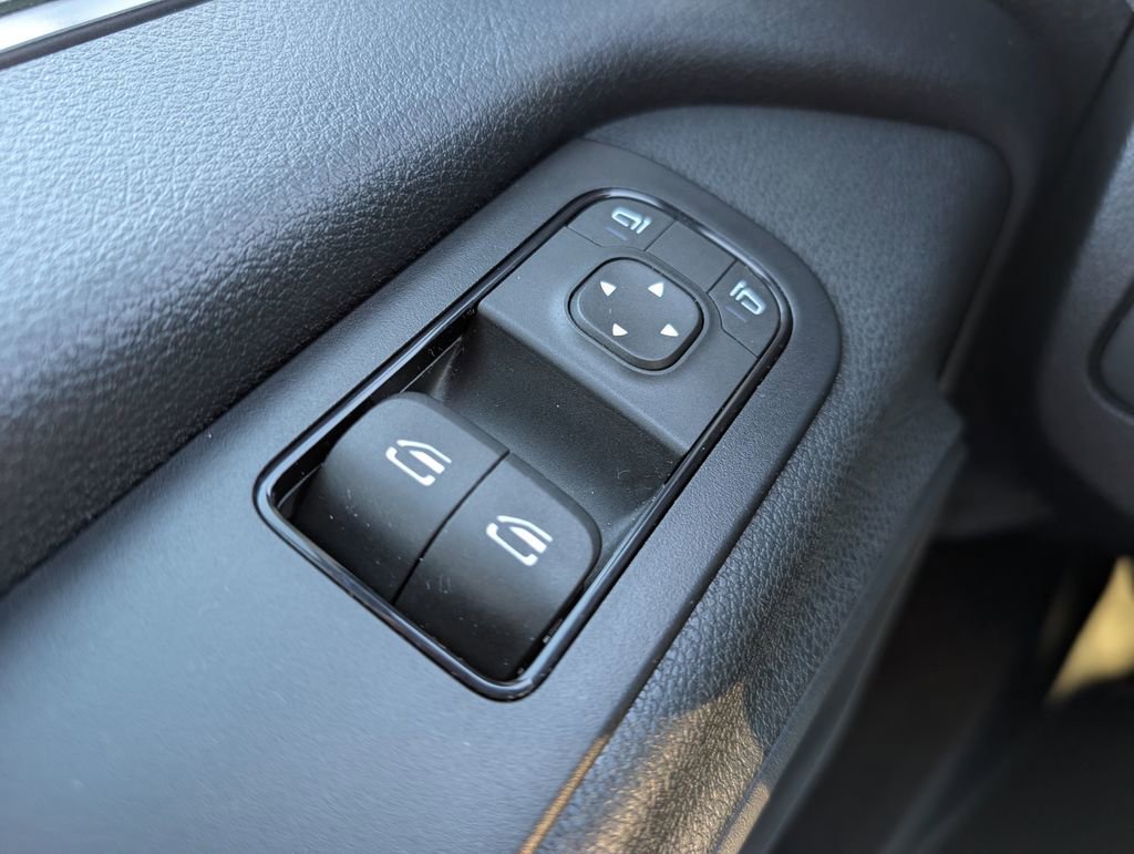 Used 2024 Mercedes-Benz Sprinter 2500 image 36