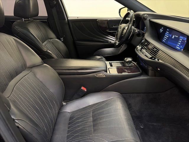 Used 2019 Lexus LS 500 w/ Interior Upgrade Package image 38
