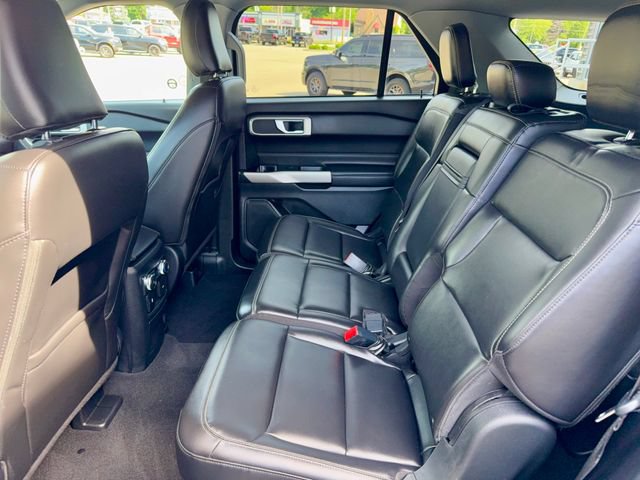 Used 2022 Ford Explorer XLT AWD/4WD image 12