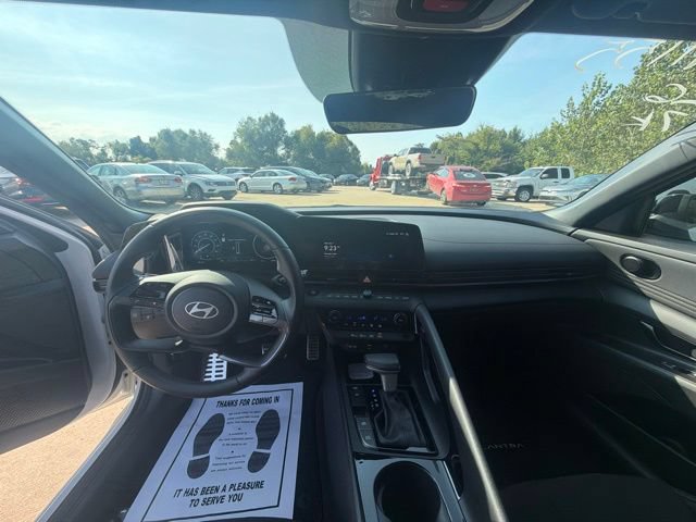Used 2026 Hyundai Elantra SEL FWD image 11