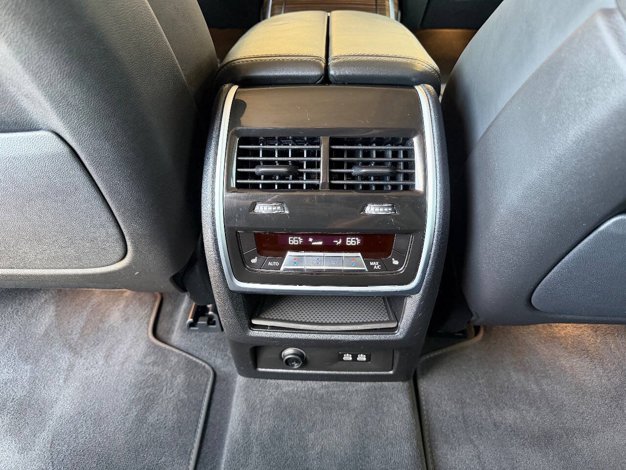 Used 2026 BMW X7 xDrive40i AWD/4WD image 19